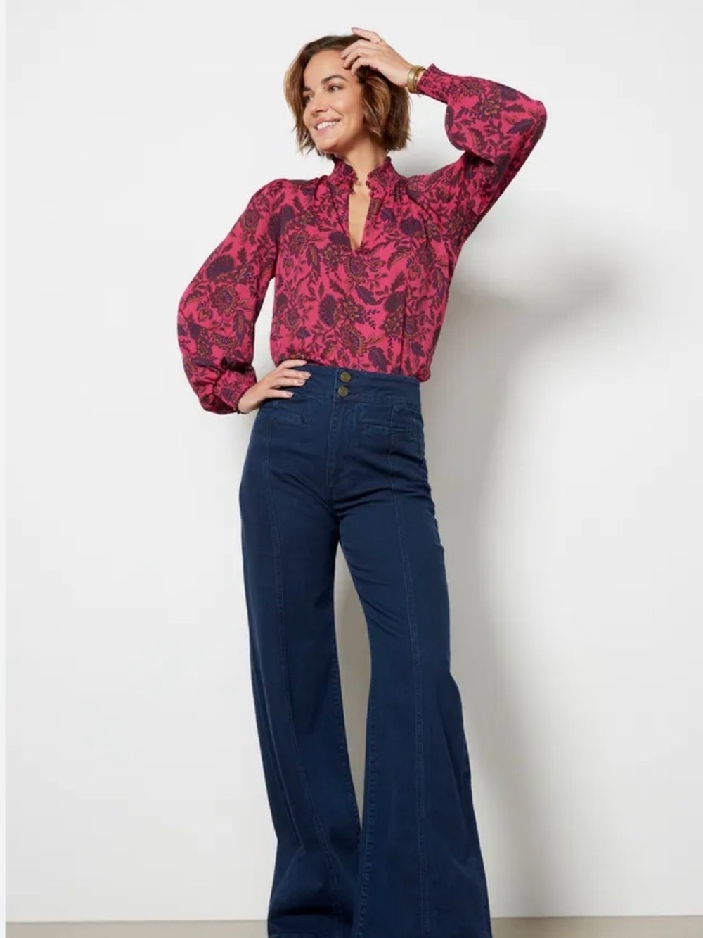 EVEREVE Kelsea Smock Neck Blouse.  Pink Multi Color Floral Paisley Design.